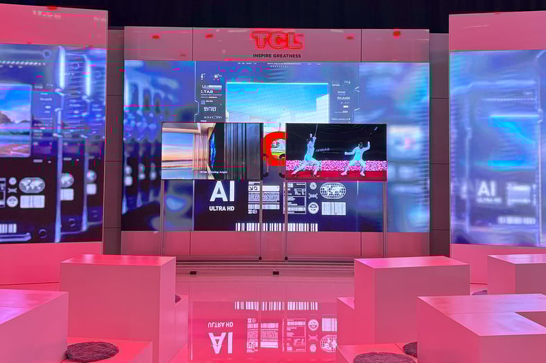 Populær messestand med flyttbare TV-er